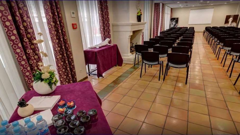 Hotel Arles Plaza Meeting