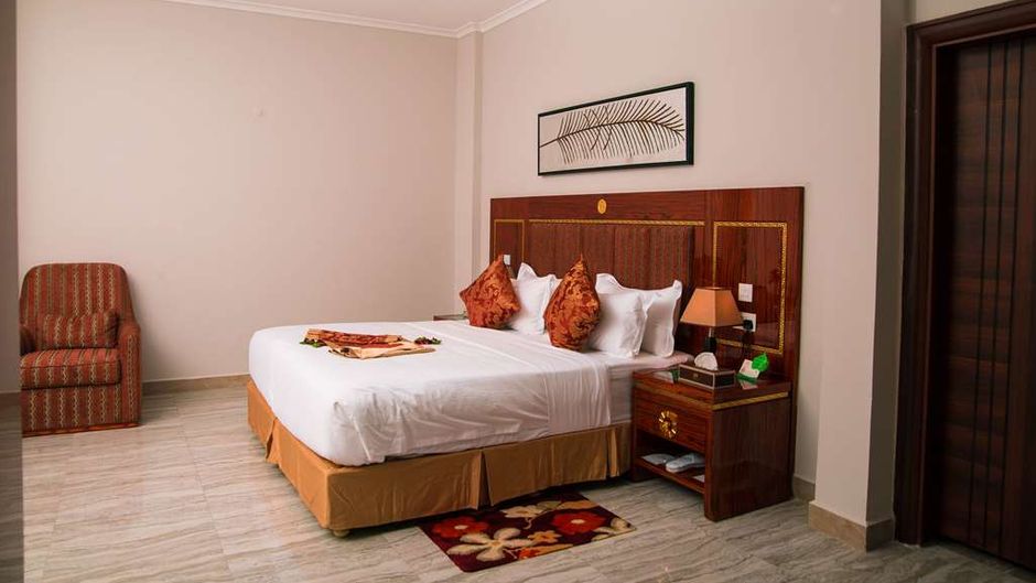 Tiffany Diamond Hotel Makunganya Room