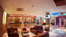 Tiffany Diamond Hotel Makunganya