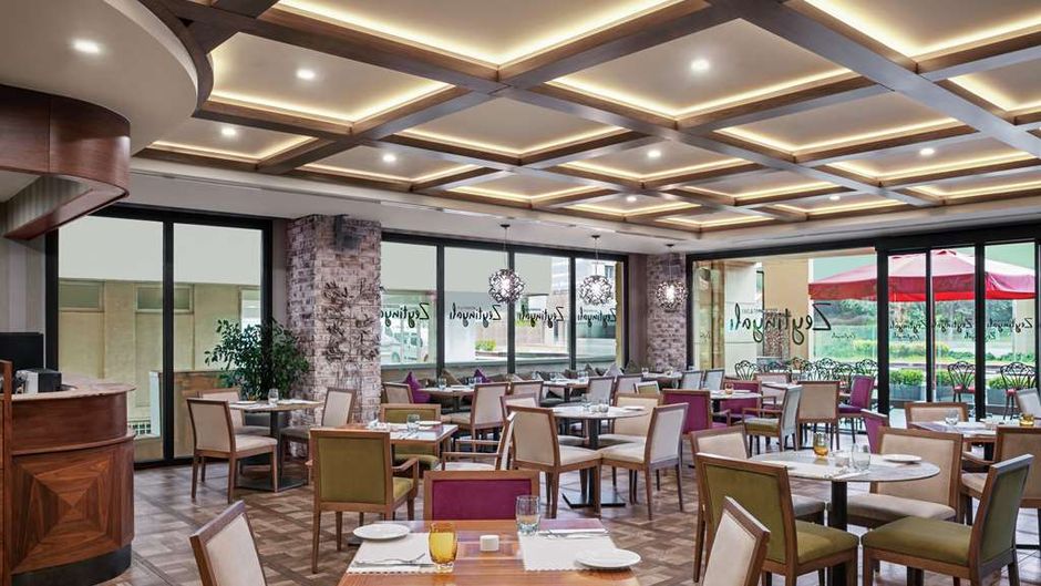 DoubleTree by Hilton Istanbul Esentepe Restaurant