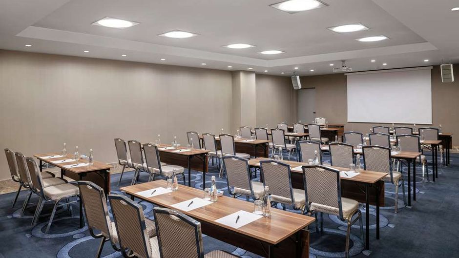 DoubleTree by Hilton Istanbul Esentepe Meeting