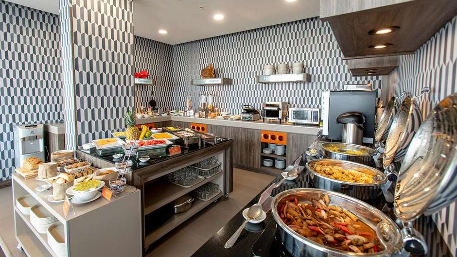 Hampton by Hilton Lima San Isidro Restaurant