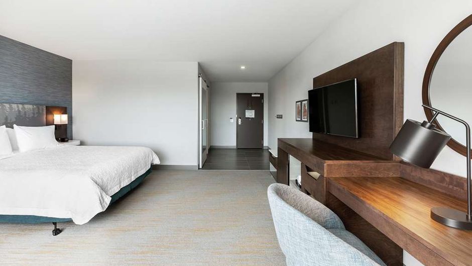 Hampton Inn & Suites Beauport Room