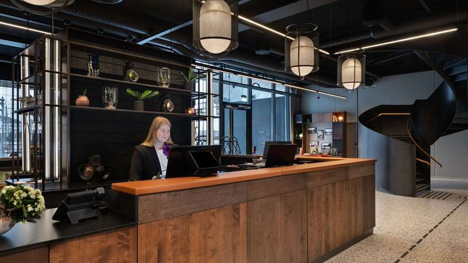 Quality Hotel River Station Lobby