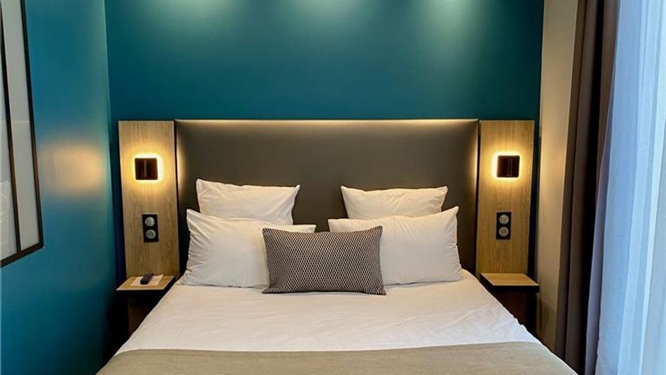 Grand Hotel Clichy Room
