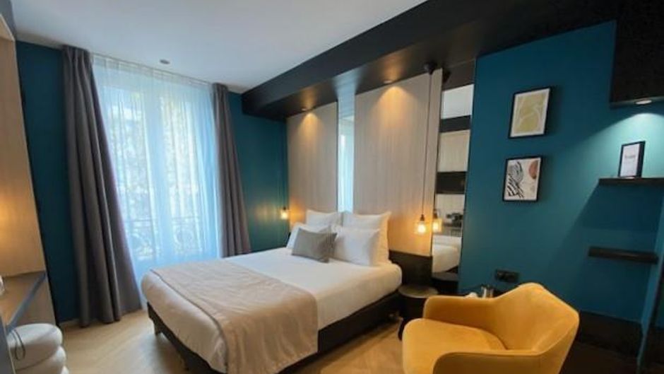Grand Hotel Clichy Room