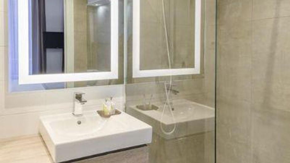 Grand Hotel Clichy Room