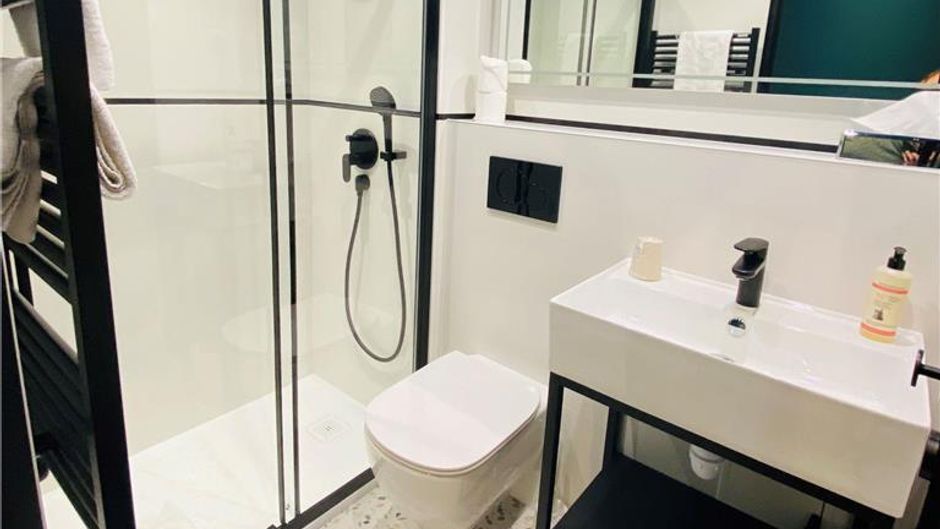 Grand Hotel Clichy Room
