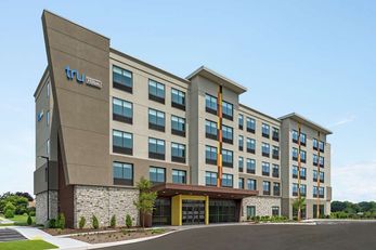 Tru by Hilton Hershey Chocolate Avenue