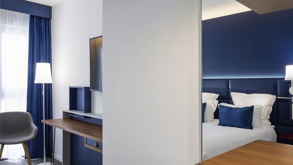 Mercure Toulon La Seyne Room