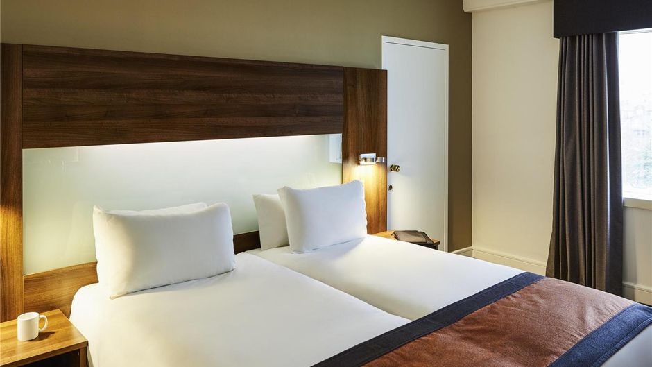 Mercure St Helens Hotel Room