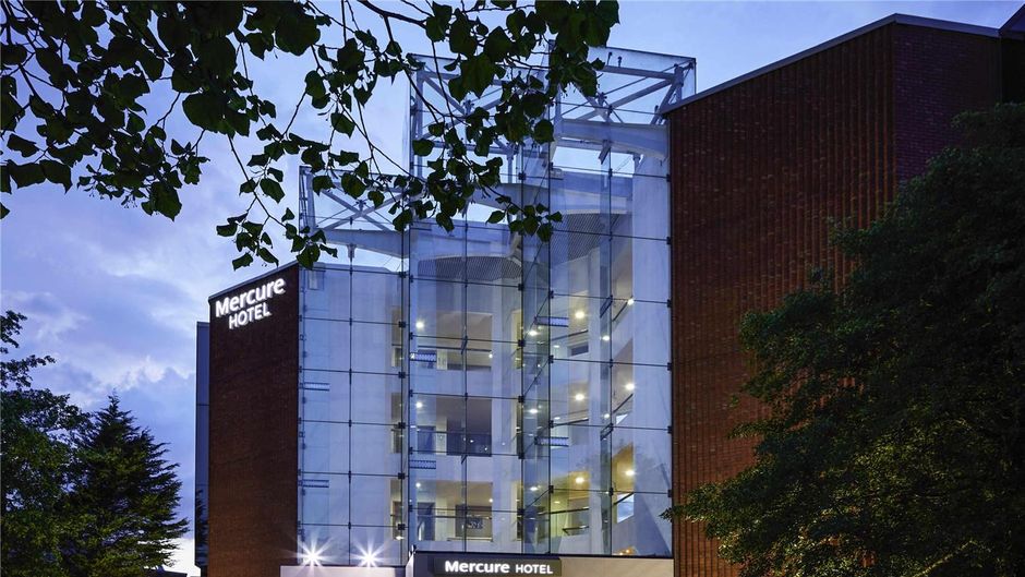 Mercure St Helens Hotel Exterior