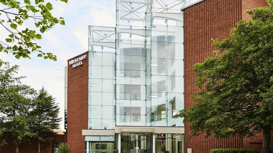 Mercure St Helens Hotel Exterior