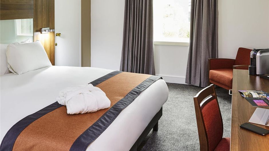 Mercure St Helens Hotel Room