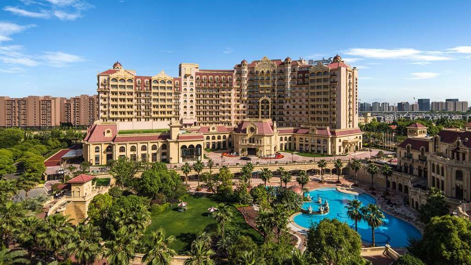 Radisson Blu Forest Manor Hongqiao Exterior