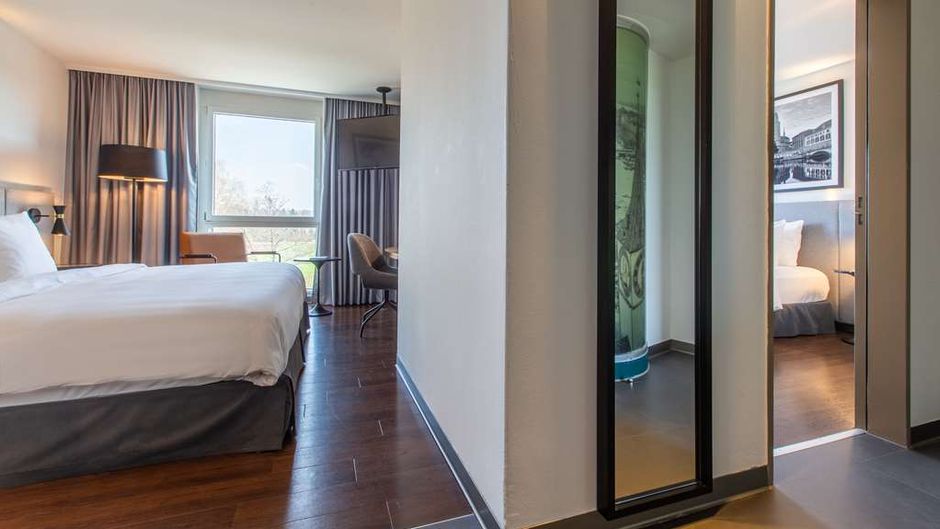 Radisson Hotel Zurich Airport Suite