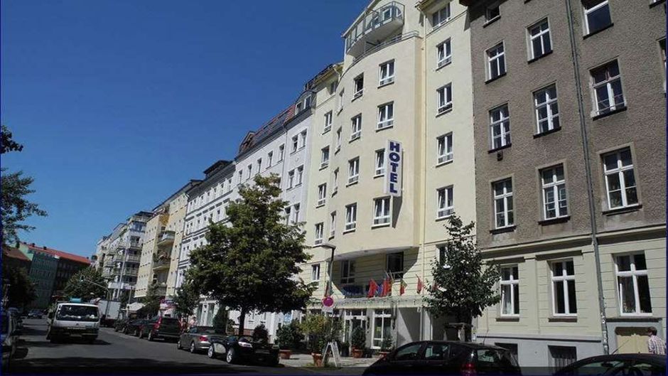 Jurine Hotel Exterior