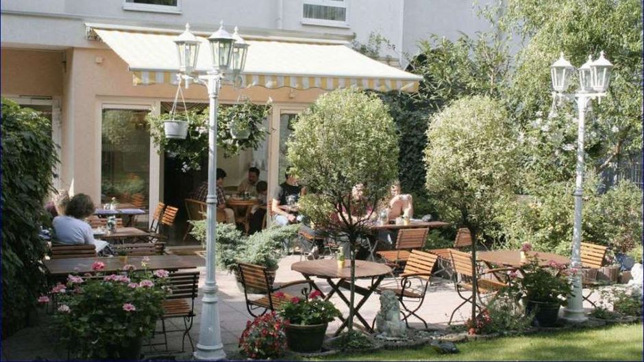 Jurine Hotel Exterior