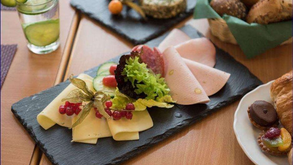 Jurine Hotel Restaurant