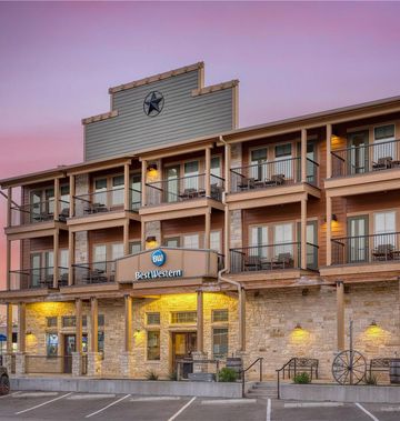 Best Western Bandera Suites & Saloon