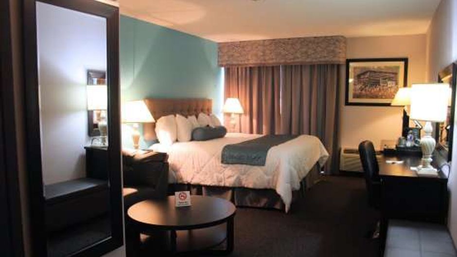 Days Inn by Wyndham Hotel/Conf Centre Room