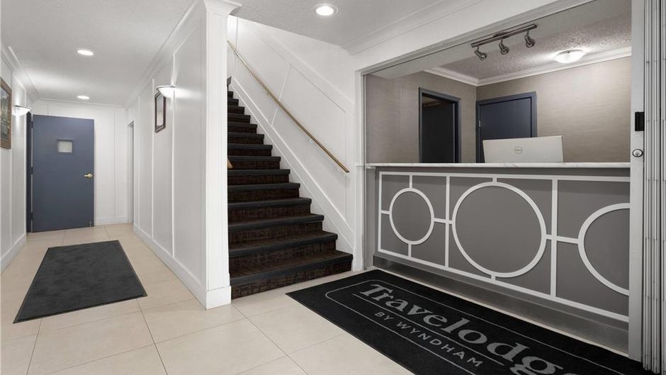 Travelodge by Wyndham Blairmore Lobby
