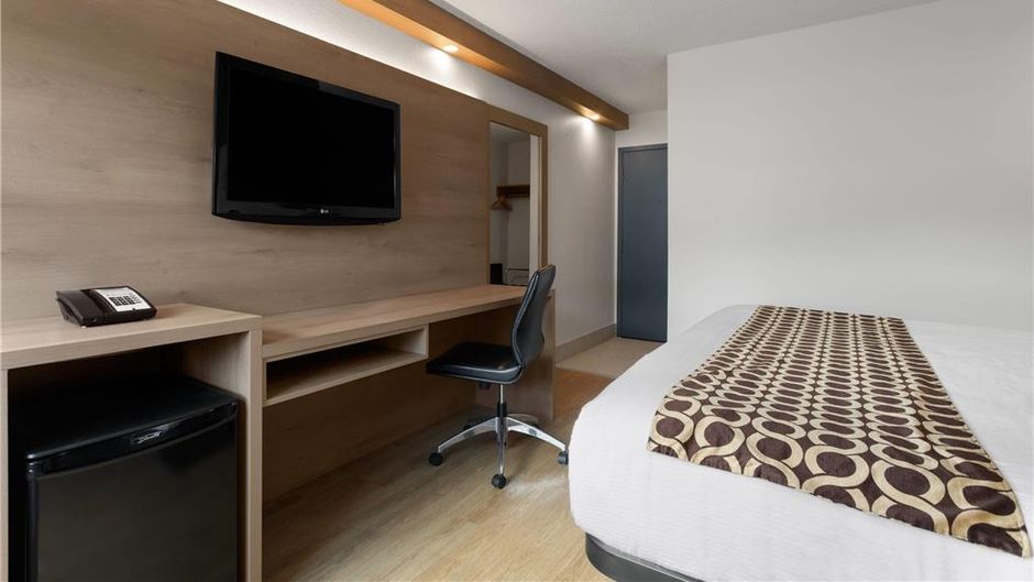 Travelodge by Wyndham Blairmore Room