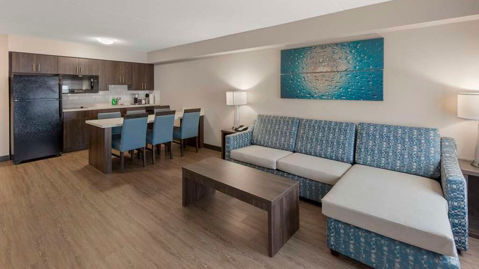 Executive Residency by BW Toronto Room