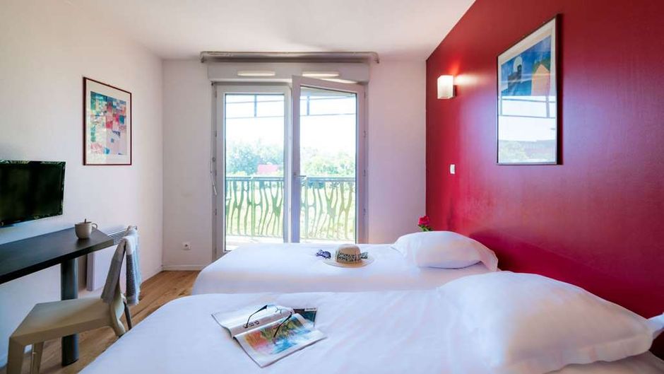 Cerise Valence Room
