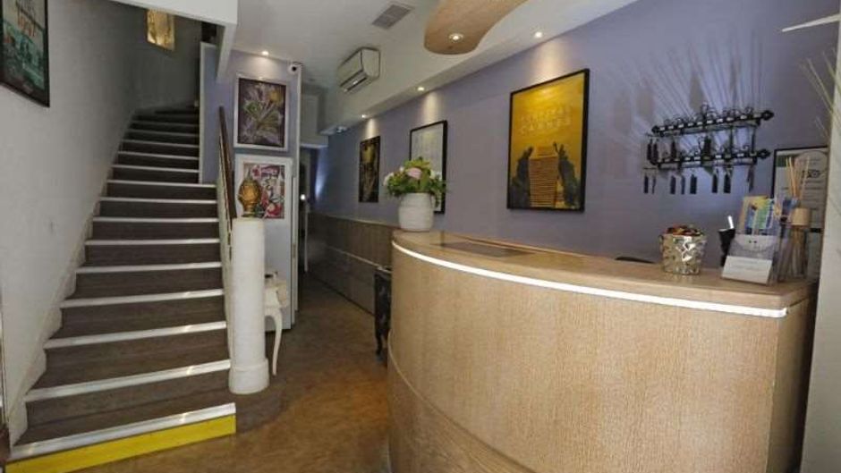 Hotel Alize Lobby