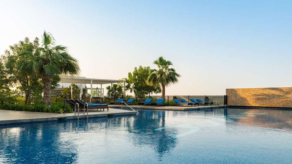Radisson Hotel, Dubai Damac Hills Pool