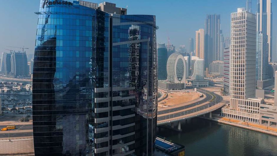 Radisson Blu Hotel, Dubai Canal View Exterior