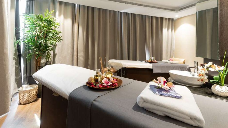 Radisson Blu Hotel, Dubai Canal View Spa