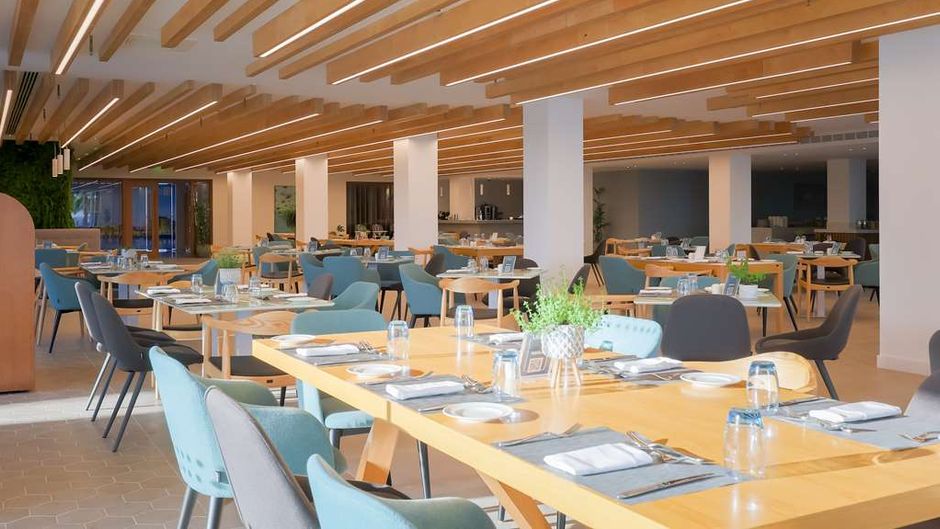 Radisson Beach Resort Larnaca Restaurant