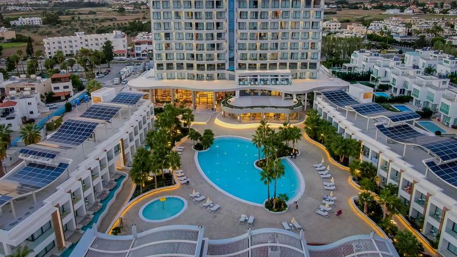 Radisson Beach Resort Larnaca Exterior