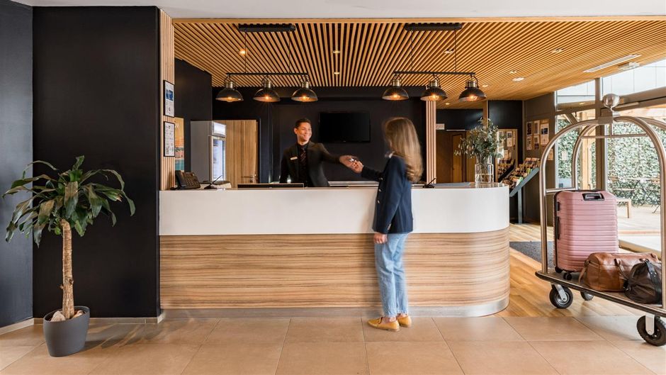 Q7 Lodge Lobby