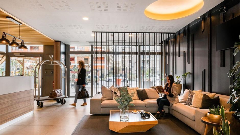 Q7 Lodge Lobby