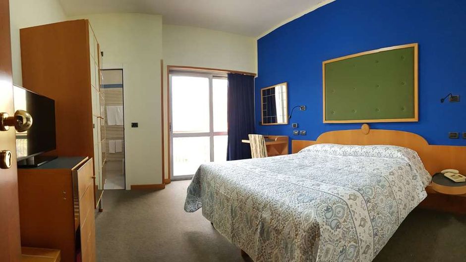Hotel Terme Castel San Pietro Room