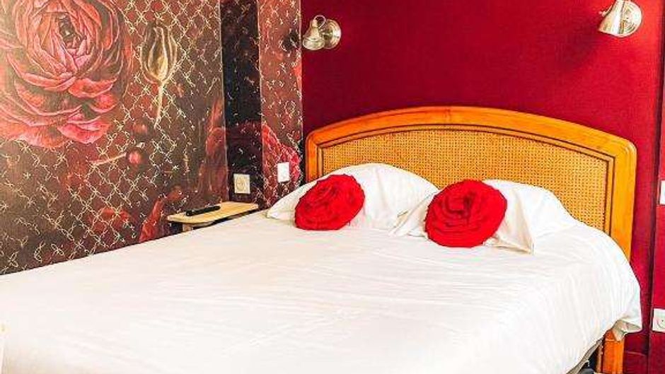 Garden Hotel Room