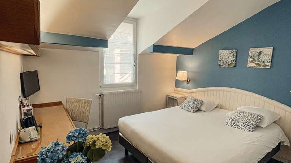 Garden Hotel Room