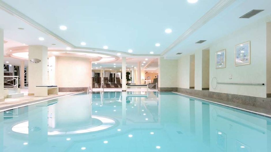 Steigenberger Hotel Der Sonnenhof Pool
