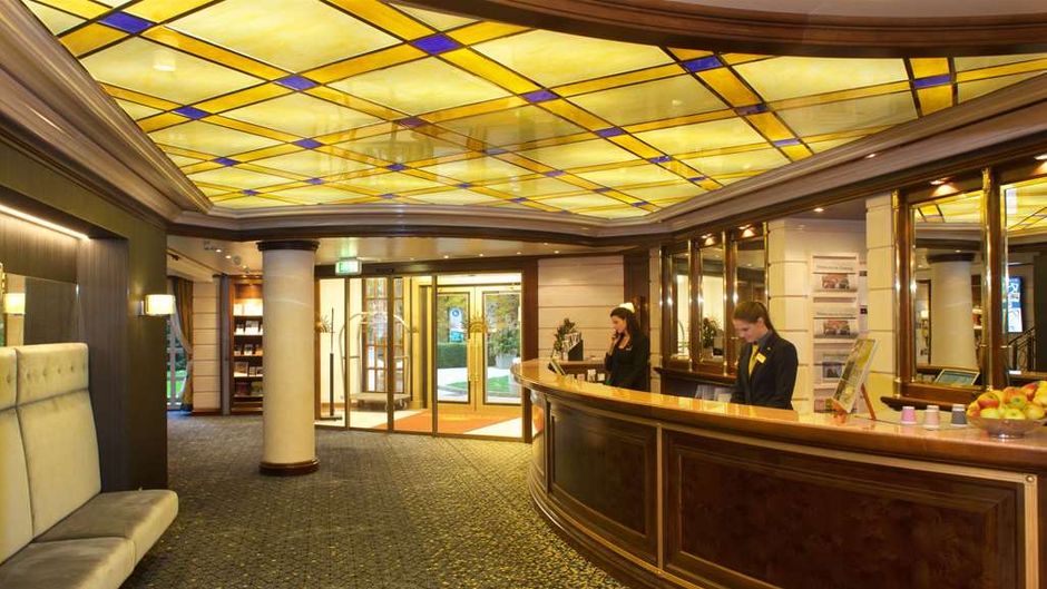 Steigenberger Hotel Der Sonnenhof Lobby