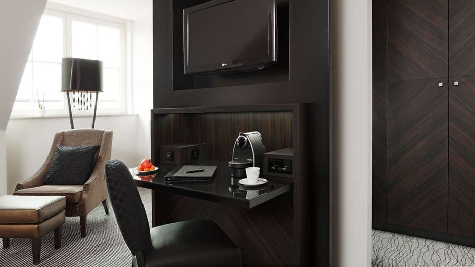 Steigenberger Icon Grandhotel Handelshof Room