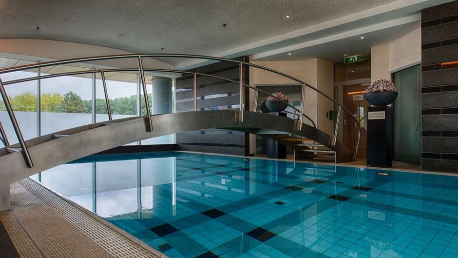 Steigenberger Airport Hotel Pool