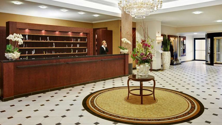 Steigenberger Hotel Bad Neuenahr Lobby