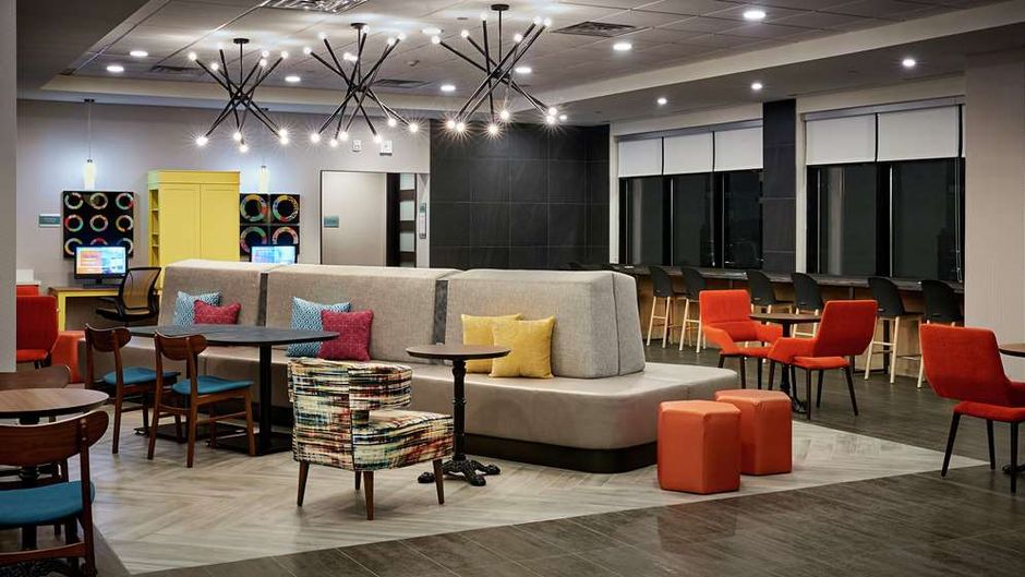 Home2 Suites by Hilton Brantford Lobby