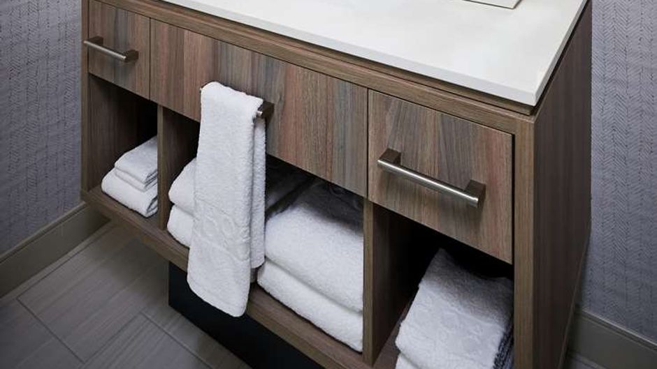 Home2 Suites by Hilton Brantford Room