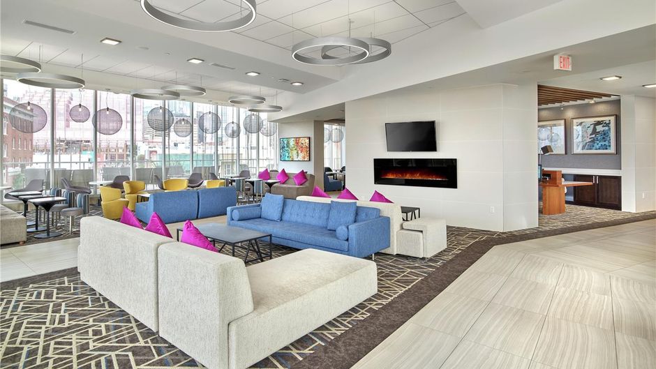 DoubleTree by Hilton Edmonton Downtown Lobby