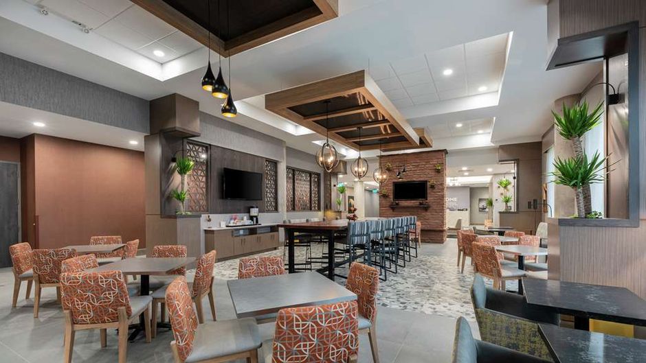 Hampton Inn & Suites Charlottetown Restaurant