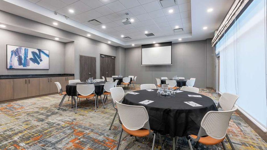 Hampton Inn & Suites Charlottetown Meeting